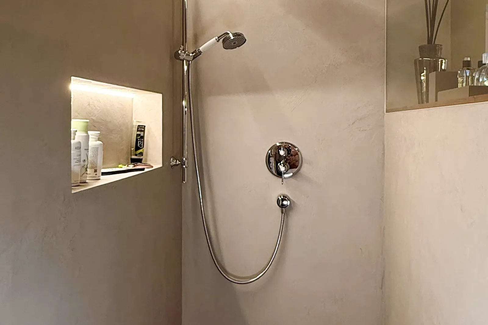 Fugenloses Bad von Ihre Zuhause-Macher