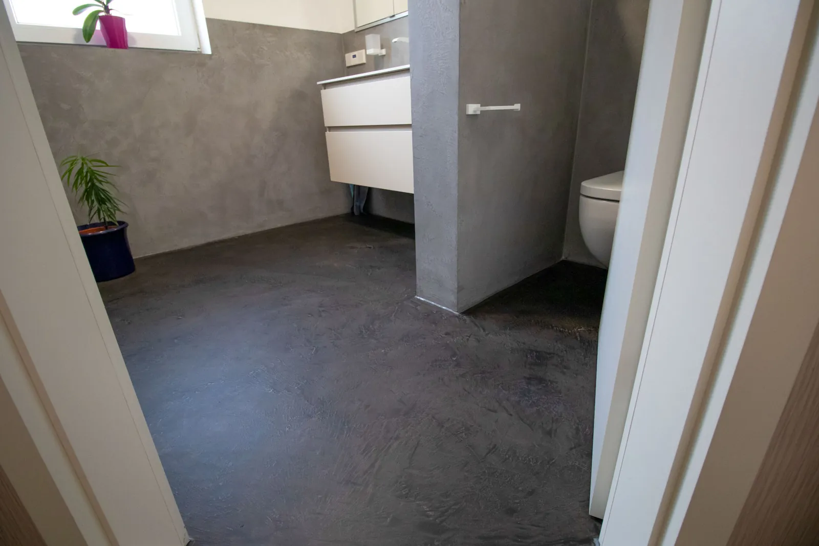 Fugenlose Oberfläche im Detail vom Malerbetrieb Graf