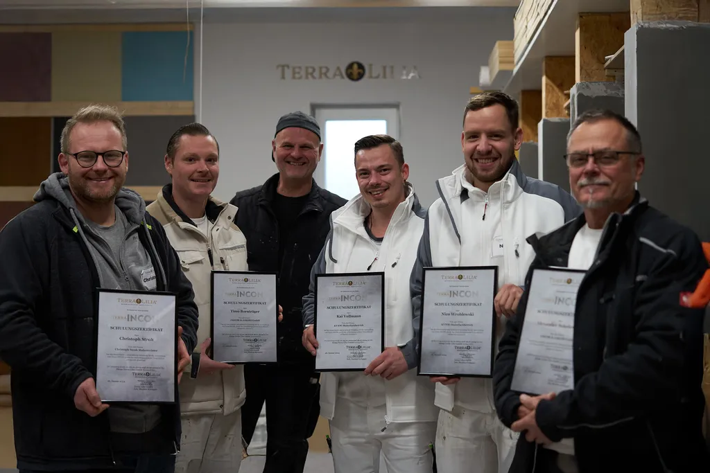 Terra Lilia Partner bei der Verarbeitung fugenloser Oberflächen