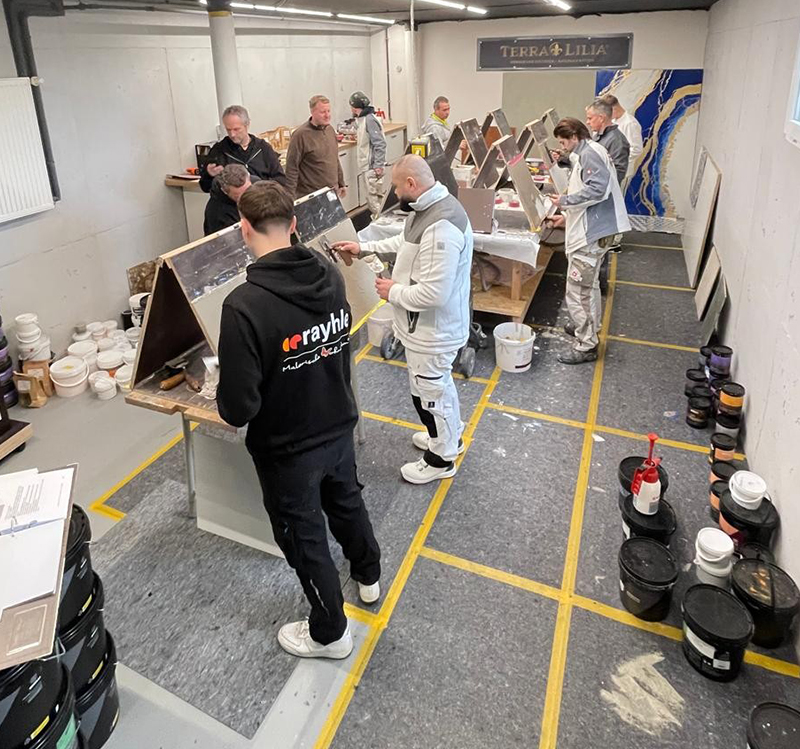 Schulung Fugenlose Oberflächen bei Terra Lilia